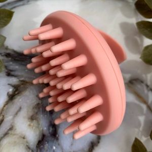Brand NEW scalp scrubber. Battery operated scalp washer.